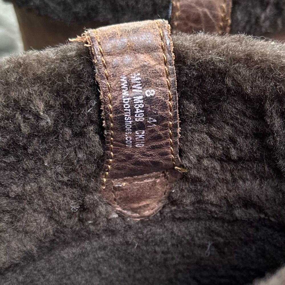 BORN Women’s Fleece lined Leather Harness boots. Weathered brown. Size 8. - Picture 5 of 9
